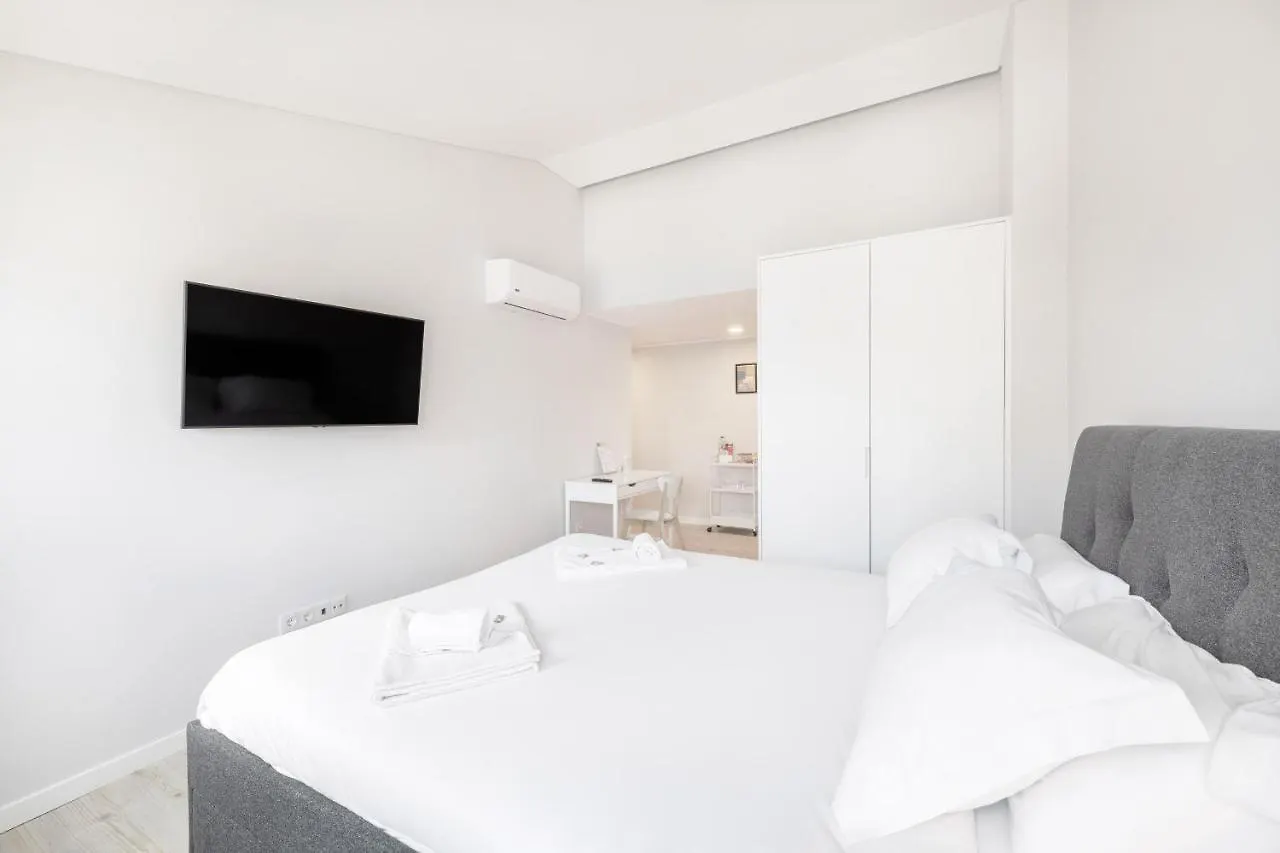 Olala Lisbon Oriente Suites A Guest house