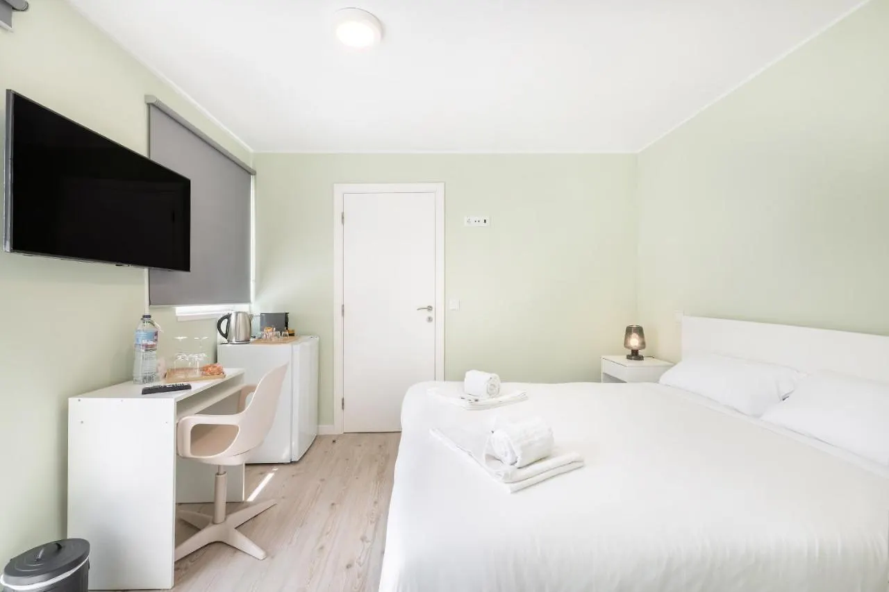 Olala Lisbon Oriente Suites A Guest house