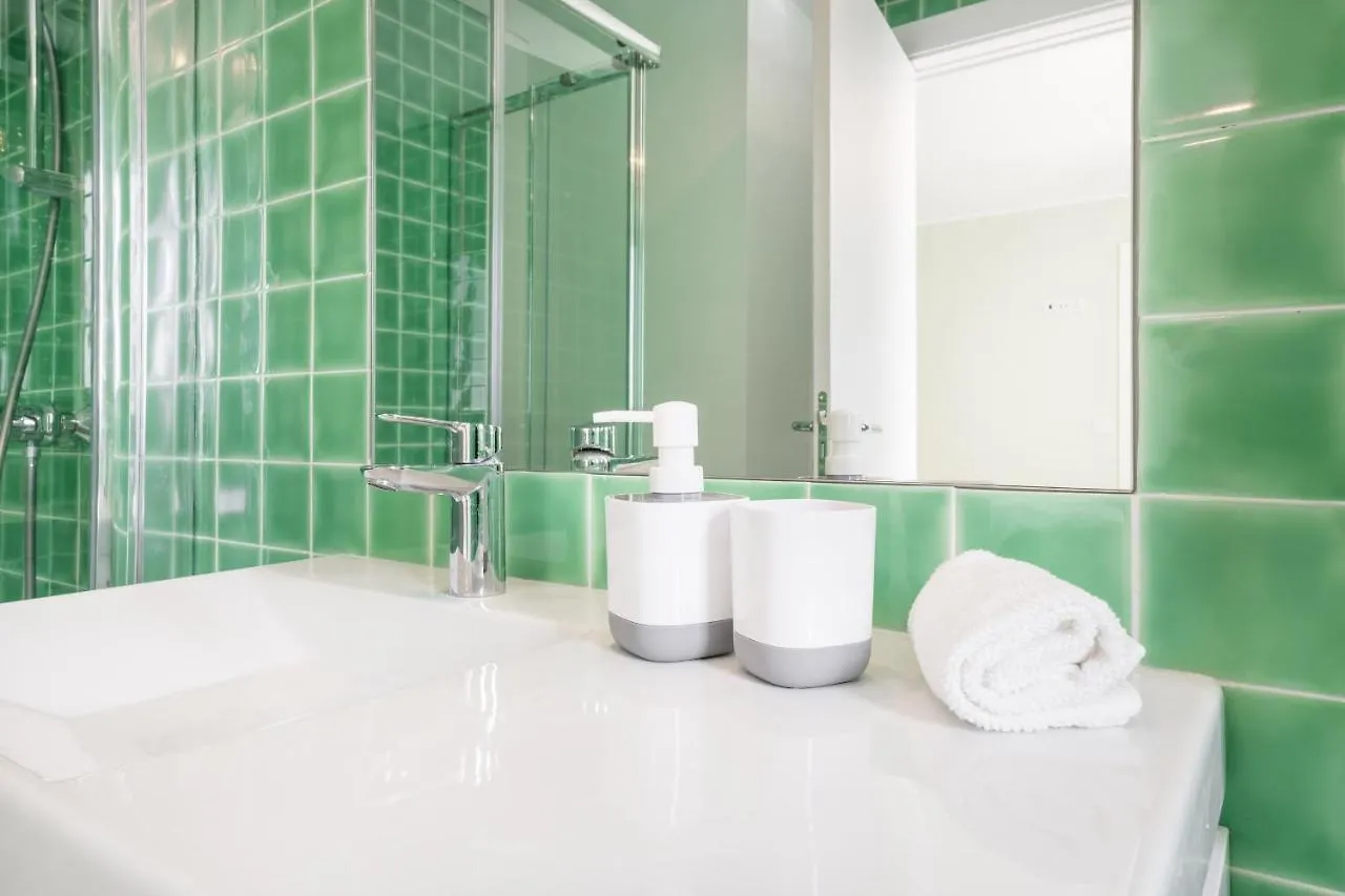 Olala Lisbon Oriente Suites A 0*,