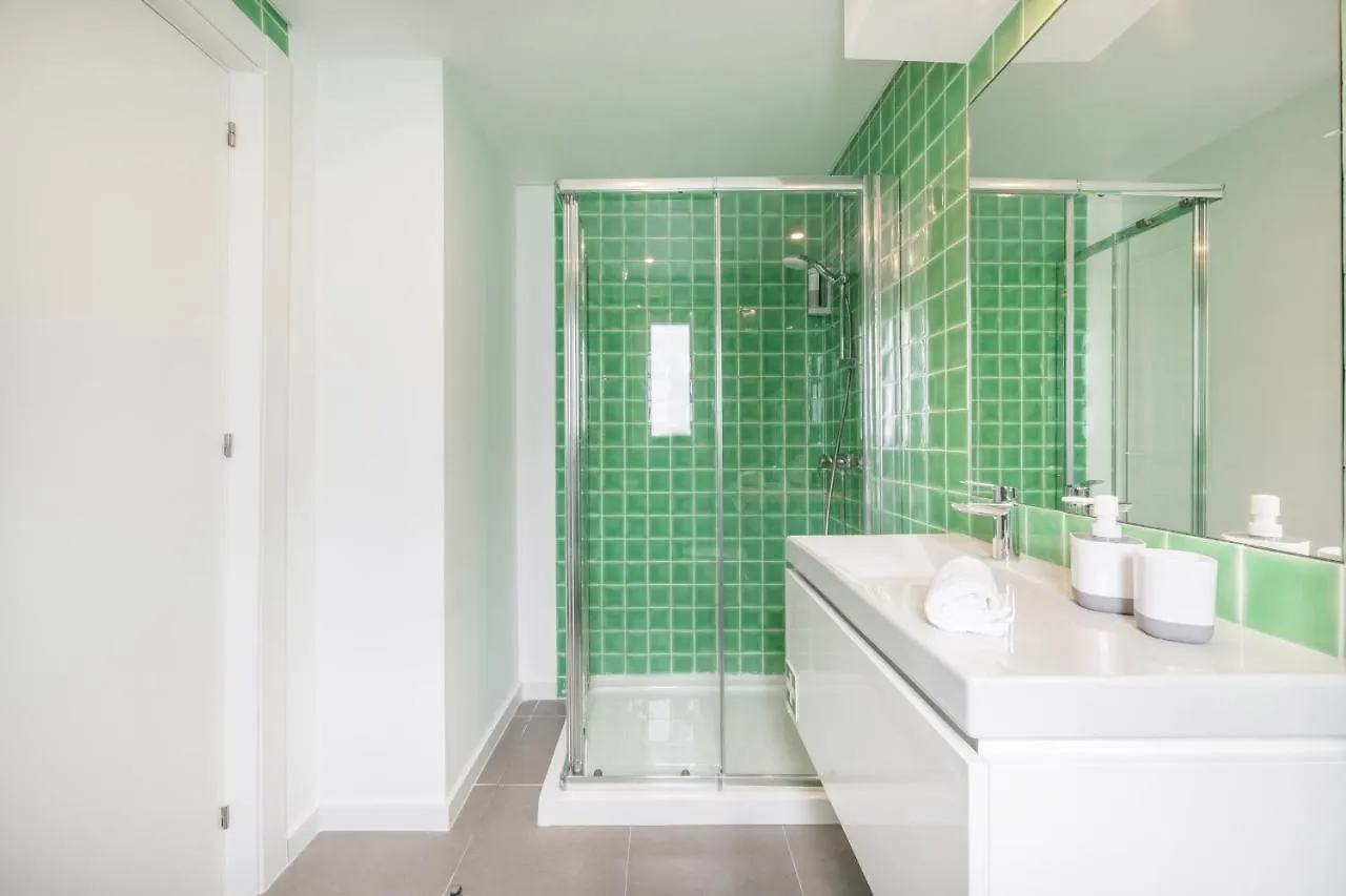 Olala Lisbon Oriente Suites A 0*,